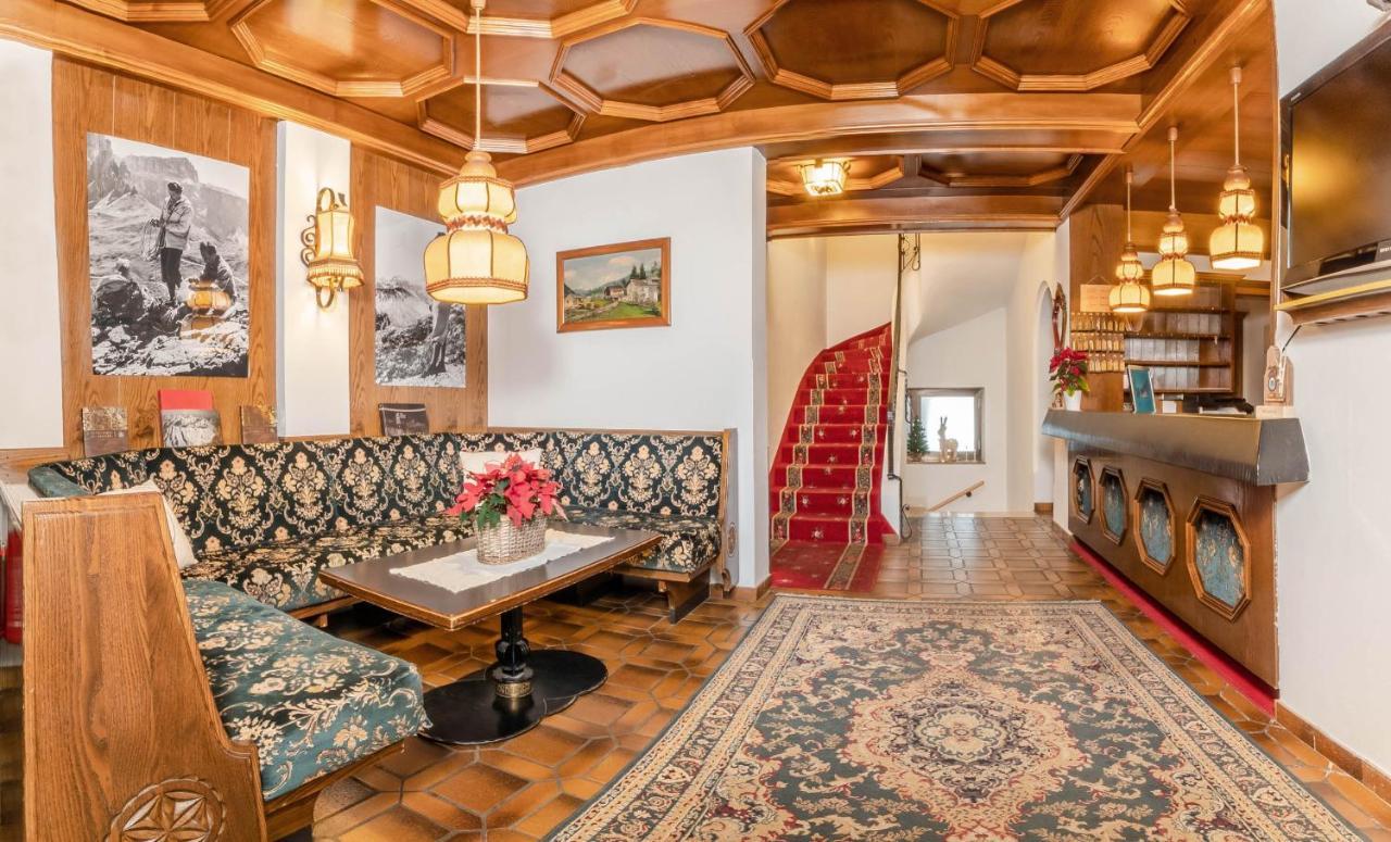 Hotel Pontives オルティゼーイ エクステリア 写真