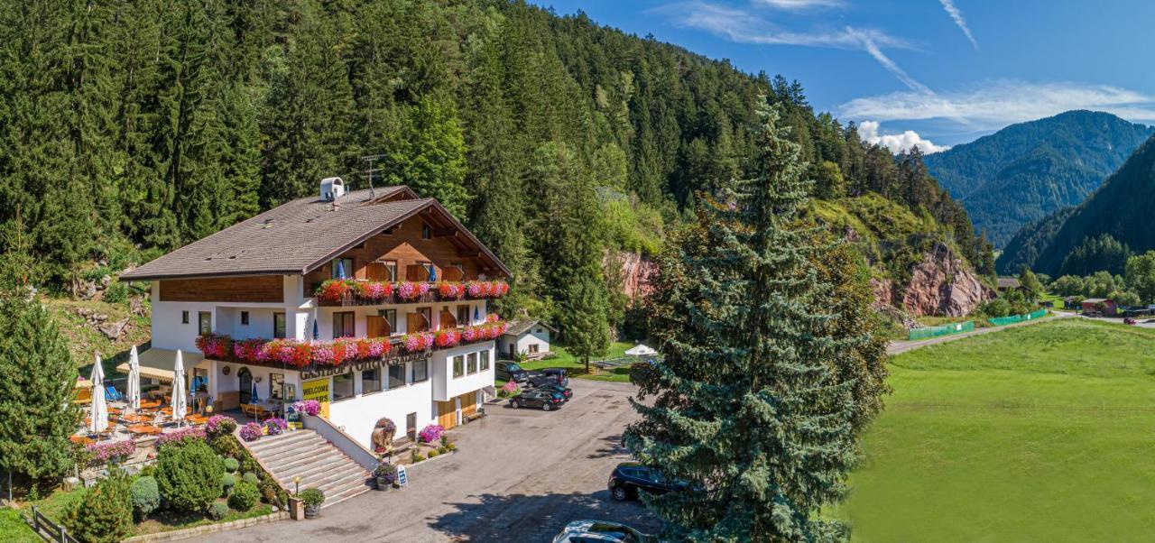 Hotel Pontives オルティゼーイ エクステリア 写真